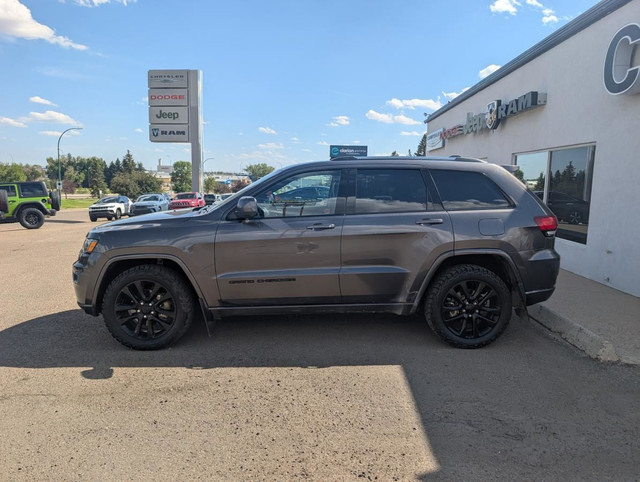 2020 Jeep Grand Cherokee Altitude 4x4 for sale in Cars & Trucks in Medicine Hat - Image 4