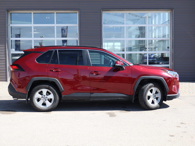 2021 Toyota RAV4 XLE in Cars & Trucks in Winnipeg - Image 2