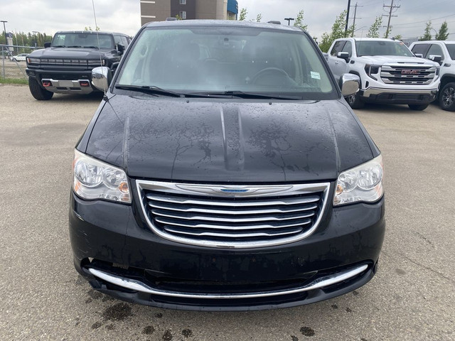 2014 Chrysler Town &amp;amp; Country Touring in Cars & Trucks in Edmonton - Image 3