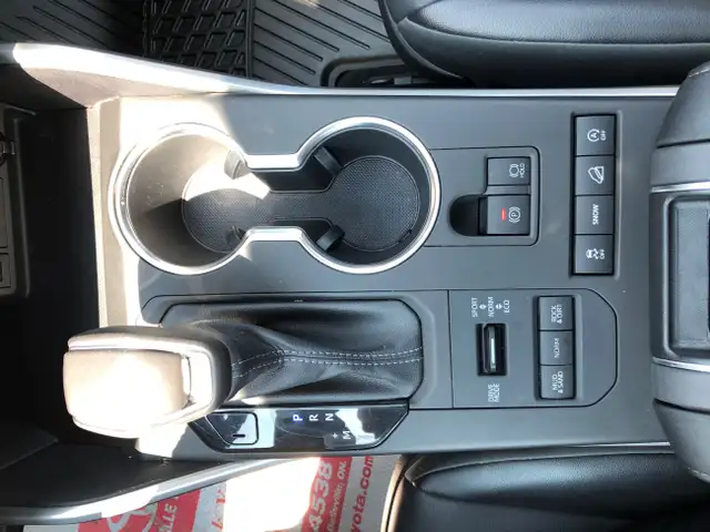 2022 Toyota Highlander XLE AWD in Cars & Trucks in Belleville - Image 31