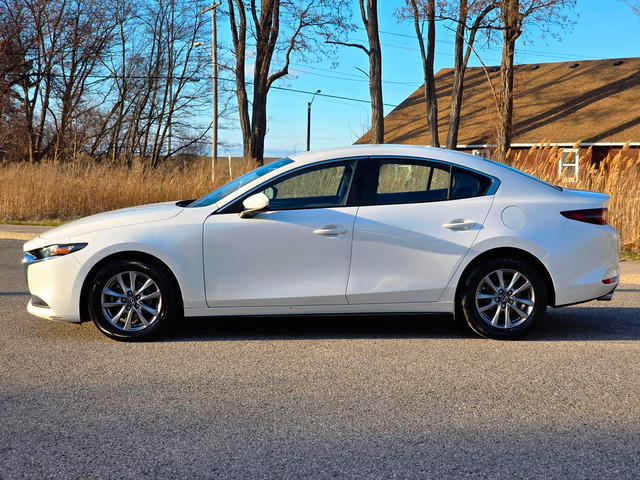 2021 Mazda MAZDA3 | Accident Free! in Cars & Trucks in City of Toronto - Image 2