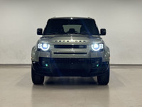 Le Land Rover Defender 110 P400 X-Dynamic SE 2023 est un VUS robuste et performant qui allie capacit... (image 2)