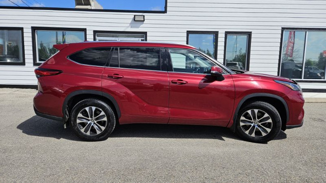 2020 Toyota Highlander XLE in Cars & Trucks in Calgary - Image 4