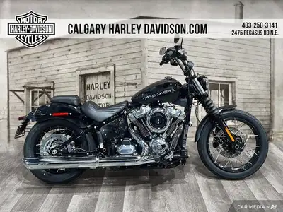 Born to be yours. The Street Bob is a lean, mean bobber with mini-ape handlebars, mid-mounted foot c...