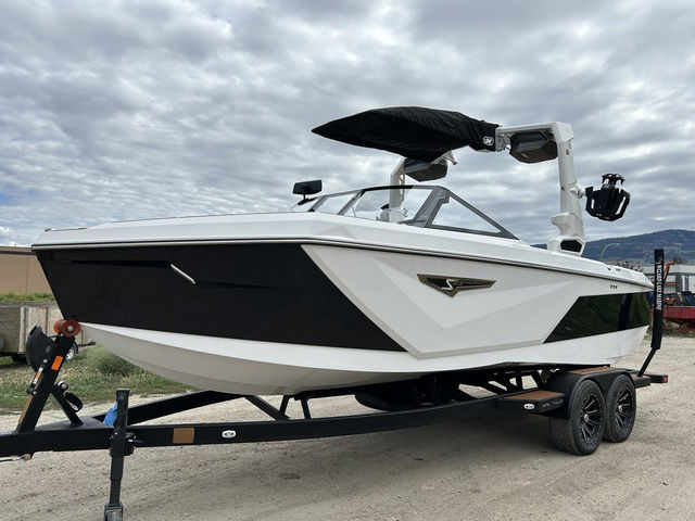 2023 Nautique Super Air Nautique S23 in Powerboats & Motorboats in St. Albert - Image 2