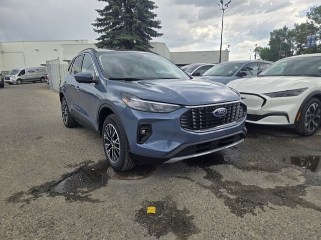 2025 Ford Escape PHEV PREMIUM PKG | TRAILER TOW PKG | PANO ROOF in Cars & Trucks in Calgary - Image 4