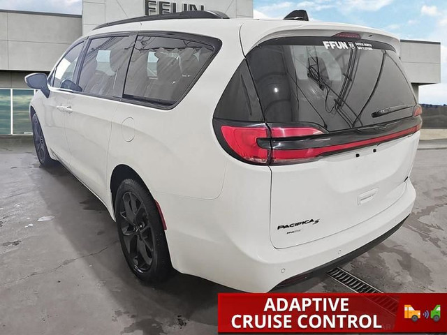 2023 Chrysler Pacifica Touring L AWD AWD WInter Weapon | SUV Per in Cars & Trucks in Saskatoon - Image 3