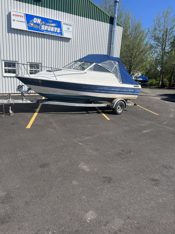 1997 Bayliner 192 cuddy cabin in Powerboats & Motorboats in Moncton