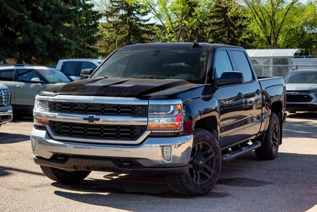 2016 Chevrolet Silverado Crew 1500 4WD in Cars & Trucks in Edmonton - Image 2