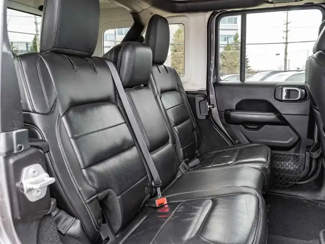2018 Jeep Wrangler Unlimited in Cars & Trucks in Ottawa - Image 35
