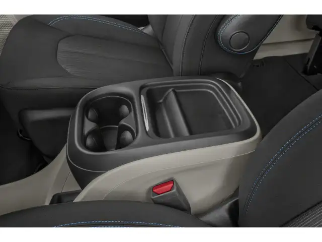 2023 Chrysler Pacifica in Cars & Trucks in Winnipeg - Image 26