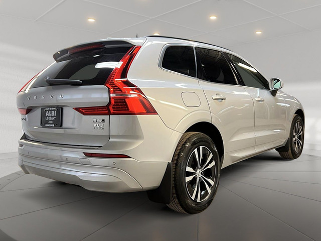 2022 Volvo XC60 B6 MOMENTUM HYBRID CUIR TOIT PANO NAV 4RM in Cars & Trucks in Laval / North Shore - Image 4