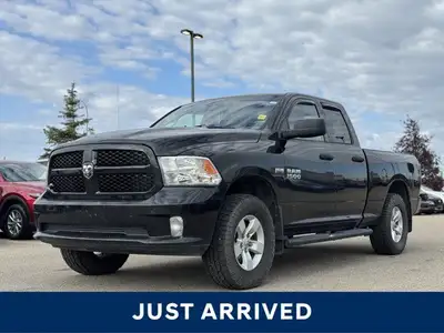 Command the road with this powerful 2017 Ram 1500 Crew Cab 1500 Express, boasting a robust 5.7L HEMI...