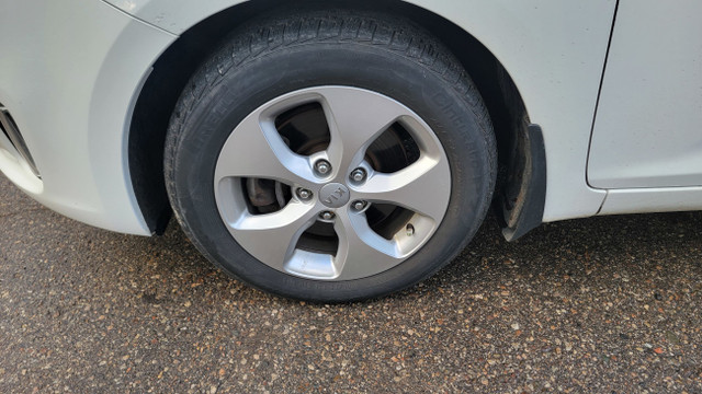 2015 Kia Rondo in Cars & Trucks in Kitchener / Waterloo - Image 4