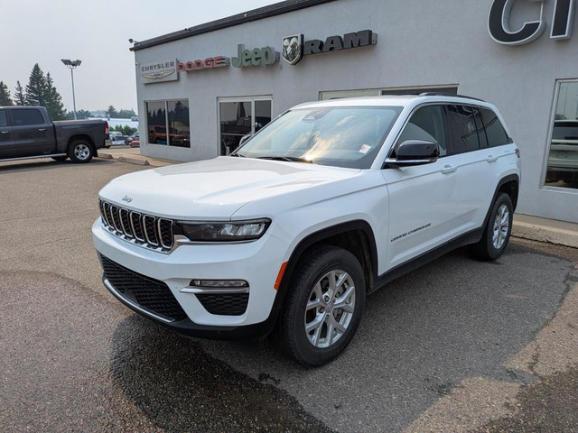 2023 Jeep Grand Cherokee Limited 4x4 for sale in Cars & Trucks in Medicine Hat - Image 3