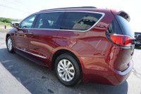 SAFETY INCLUDED 7 PASSENGERS LOCAL ONTARIO CAR Clean Chrysler Pacifica 3.6L V6 with Automatic Transm... (image 3)