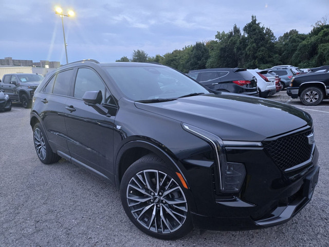 2024 Cadillac XT4 Sport GLOSS BLACK ACCENTS | 33" DIAGONAL AD... in Cars & Trucks in London - Image 3