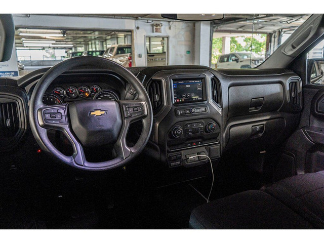  2021 Chevrolet Silverado 1500 Custom Crew Cab 5.3l in Cars & Trucks in City of Montréal - Image 4