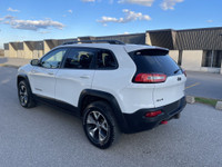 2015 JEEP CHEROKEE TRAILHAWK Certification included. HST and Licensing Extra FINANCING AVAILABLE App... (image 4)