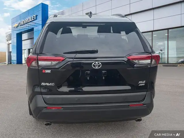 2020 Toyota RAV4 XLE | AWD | Sunroof | Heated Seats | Back Up in Cars & Trucks in Saskatoon - Image 6