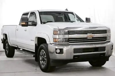 Discover the power and capability of the 2018 Chevrolet Silverado 3500 LT, now available at Southsid...