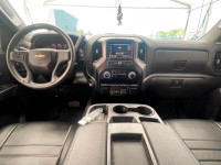 À voir! / Come see it! TRÈS BIEN ÉQUIPÉ / VERY WELL EQUIPPED. Version Custom Crew 4x4, Groupe remorq... (image 9)