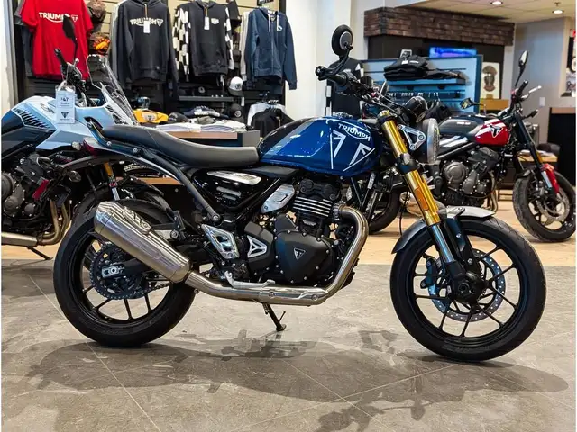 2025 Triumph Speed 400 // Caspian Blue/Storm Grey in Dirt Bikes & Motocross in Winnipeg - Image 3