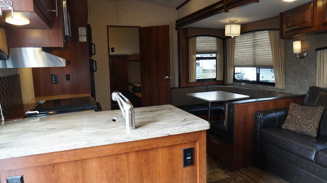 2015 Forest River Wildcat 312QBX in Travel Trailers & Campers in Ottawa - Image 3