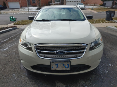 2011 Ford Taurus SE