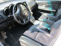 HYBRID. FINISHED IN SILVER WITH BLACK LEATHER INTERIOR. ALLOY WHEELS, A/C, SUNROOF, NAVIGATION, PREM... (image 5)