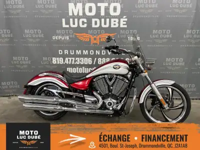 Victory Motorcycles Vegas 2010 41 156 KM PARE-BRISE PROTÈGE-MOTEUR NOUS OFFRONS UNE GARANTIE DE 30 J...