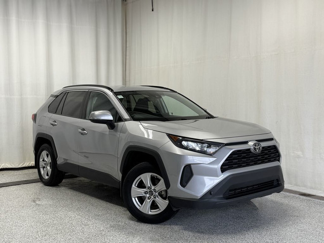 2019 Toyota RAV4 LE AWD - ADAPTIVE CRUISE CONTROL, LED HEADLIGHT in Cars & Trucks in Strathcona County - Image 2