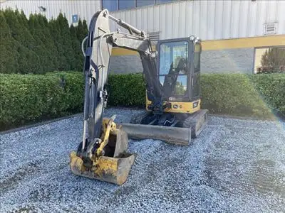 Hours: 1031 | Location: Surrey, BC, CA | Arms: Long Arm; Attachments: Hydraulic Thumb; Buckets: w/ B...