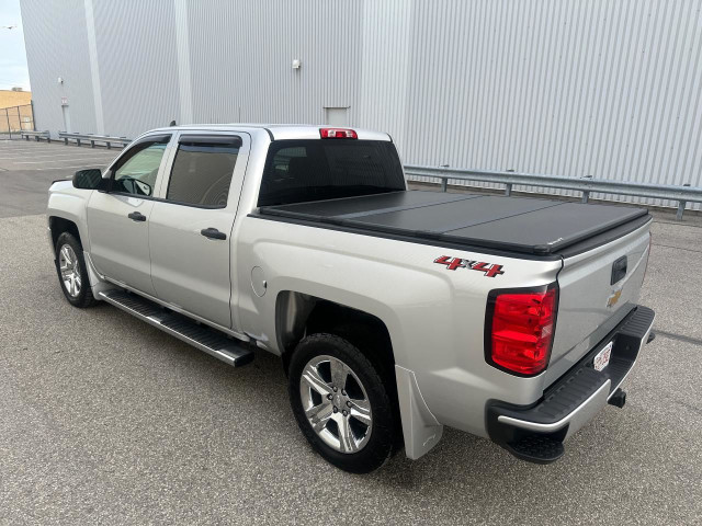 2018 Chevrolet Silverado 1500 Custom Crew Cab 4WD - More GM Truc in Cars & Trucks in Mississauga / Peel Region