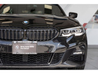 Sunroof, Apple CarPlay, Navigation, Forward Collision Mitigation, LED Lights, Proximity Key, Synthet... (image 3)