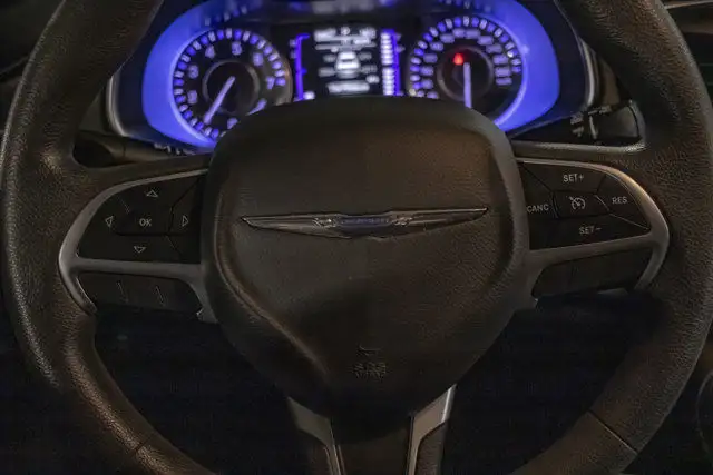 2016 Chrysler 200 LX in Cars & Trucks in Edmonton - Image 16