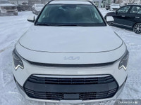 Straightline Kia Packagae: Block Heater, Wheel Locks, $3,000 Security Etch, 1st Oil Change, Professi... (image 5)