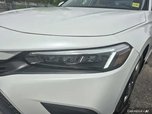 2022 Honda Civic Sedan EX | One Owner | Low Mileage | Lane Keep in Cars & Trucks in Calgary - Image 12