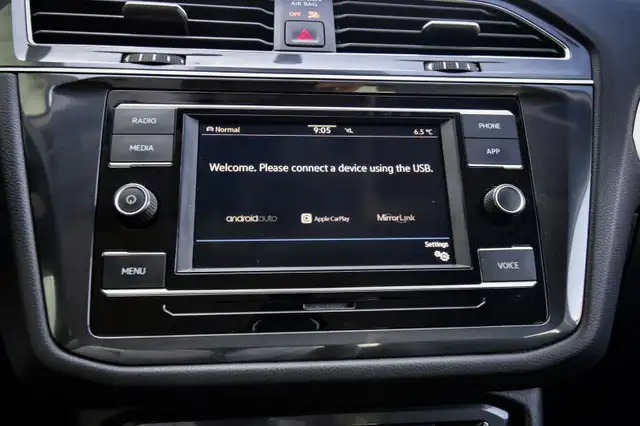 2021 Volkswagen Tiguan Trendline 4MOTION • HEATED SEATS • CP/AA dans Autos et camions dans Ottawa - Image 23