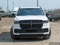 Cooled Seats, Heavy-Duty Trailer Tow Package! Stylish and luxurious with a presence like no other, t... (image 1)