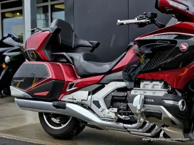 2018 Honda Gold Wing Tour DCT Airbag in Street, Cruisers & Choppers in Oshawa / Durham Region - Image 11