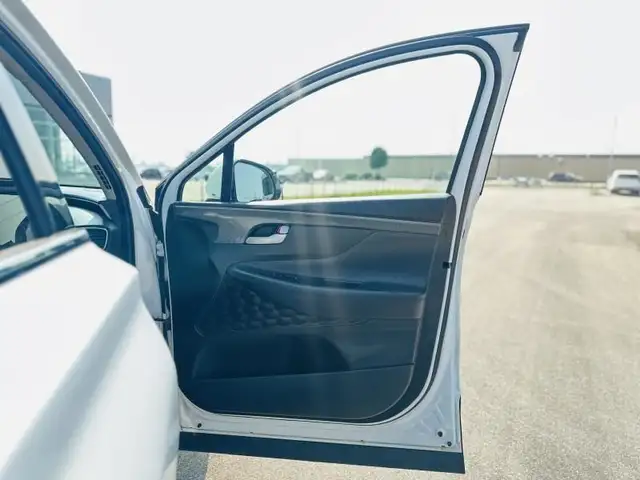 2021 Hyundai Santa Fe ESSENTIAL in Cars & Trucks in Stratford - Image 13