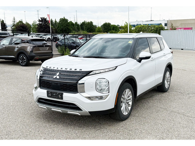 2022 Mitsubishi Outlander SE One Owner | Clean Carfax | Heated S in Cars & Trucks in City of Toronto - Image 4