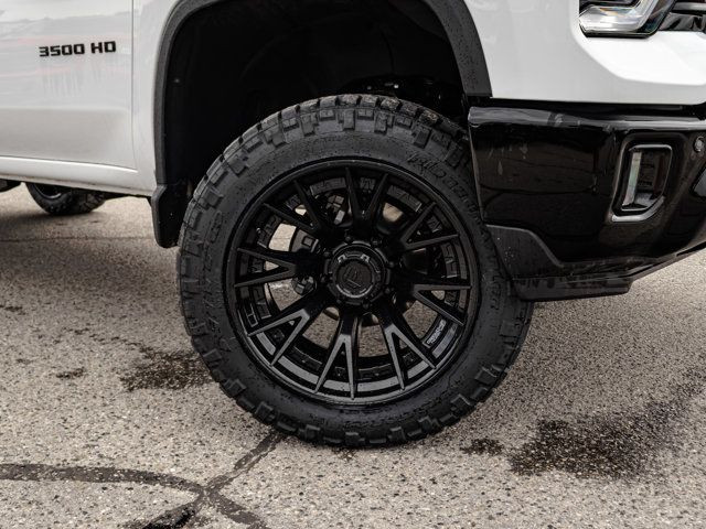 2025 Chevrolet Silverado 3500HD LTZ | 3in BDS w/ Fox Shocks in Cars & Trucks in Kelowna - Image 3