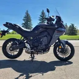 $16,799+ $1200(Freight/PDI)= $17,999+ taxes. Financing available. Note: Hard Saddlebags included, no...