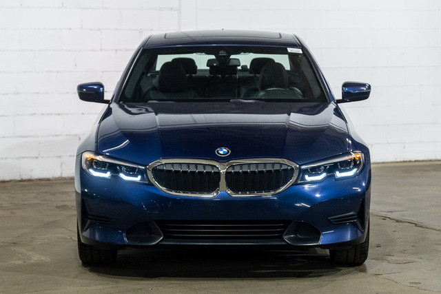 2019 BMW 3 Series 330i xDrive Berline | Premium Essentiel in Cars & Trucks in City of Montréal - Image 2
