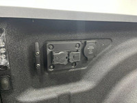 ENGINE: 6.4L V8 HEMI HD (STD),Four Wheel Drive,Tow Hitch,Power Steering,ABS,4-Wheel Disc Brakes,Brak... (image 6)