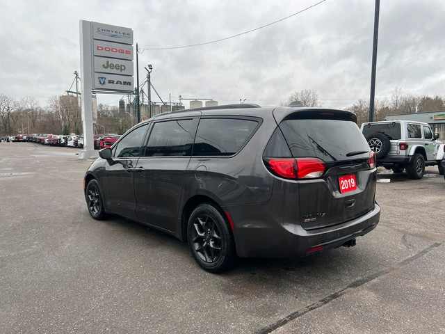  2019 Chrysler Pacifica TOURING LEATHER - S APPEAR- TOW GRP - NA in Cars & Trucks in Napanee - Image 3