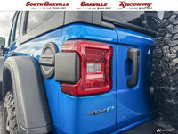 DEMO VEHICLE, 2.0L I4 DOHC, 4.10 Rear Axle Ratio, 4G LTE Wi-Fi Hot Spot, Alpine Premium Audio System... (image 7)