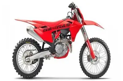 Engine Type: Single-Cylinder Displacement: 27.4 cu. in. (449.9 cc) Bore and Stroke: Bore: 3.7 in. (9...